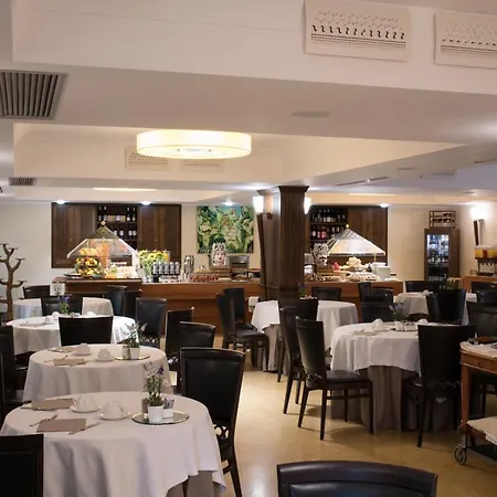 Hotell Artemis 4*