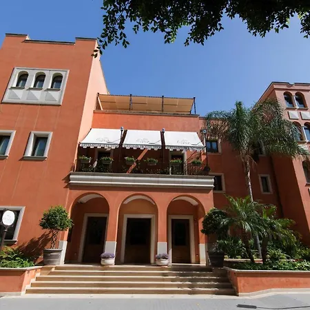 Artemis Hotel