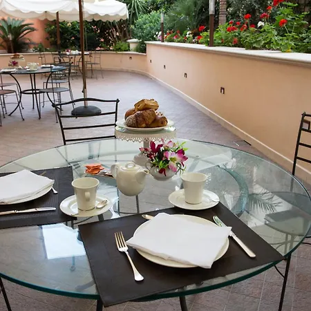 Artemis Hotell 4*