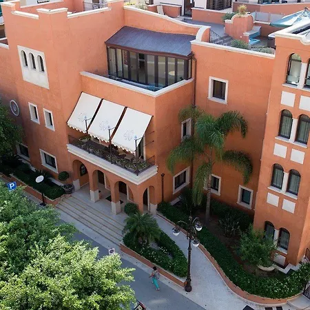 Artemis Hotel