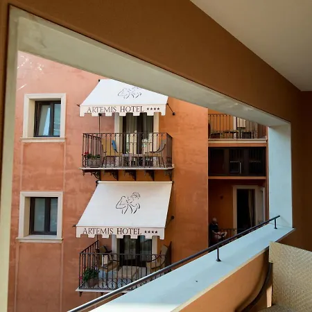 Artemis 4* Cefalù