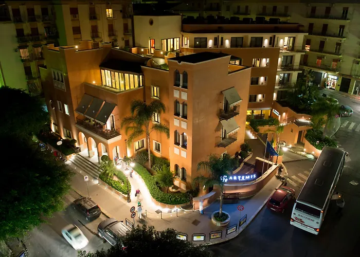 Отель Artemis Чефалу