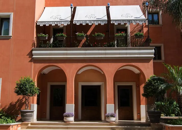 Artemis 4* Чефалу